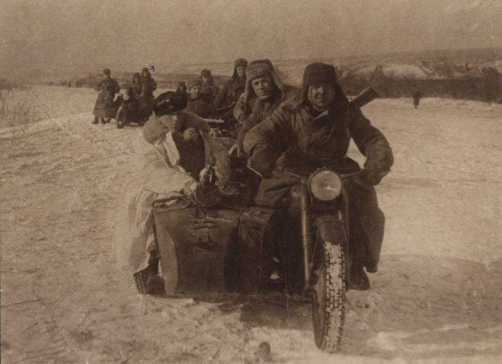 Армейские мотоциклисты